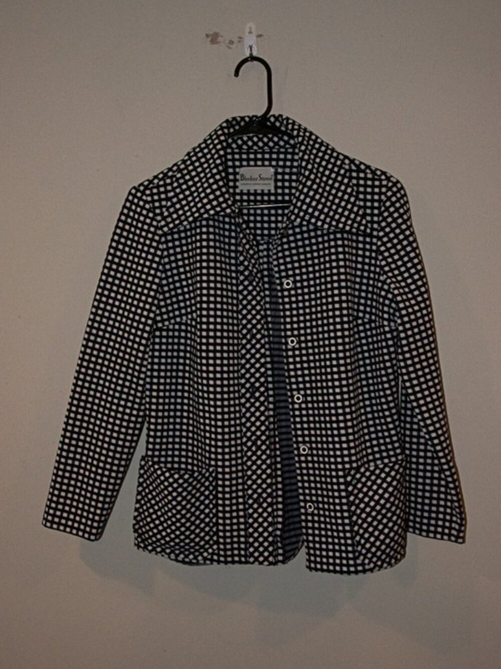 Bleeker Street Full Button Blazer Size Med